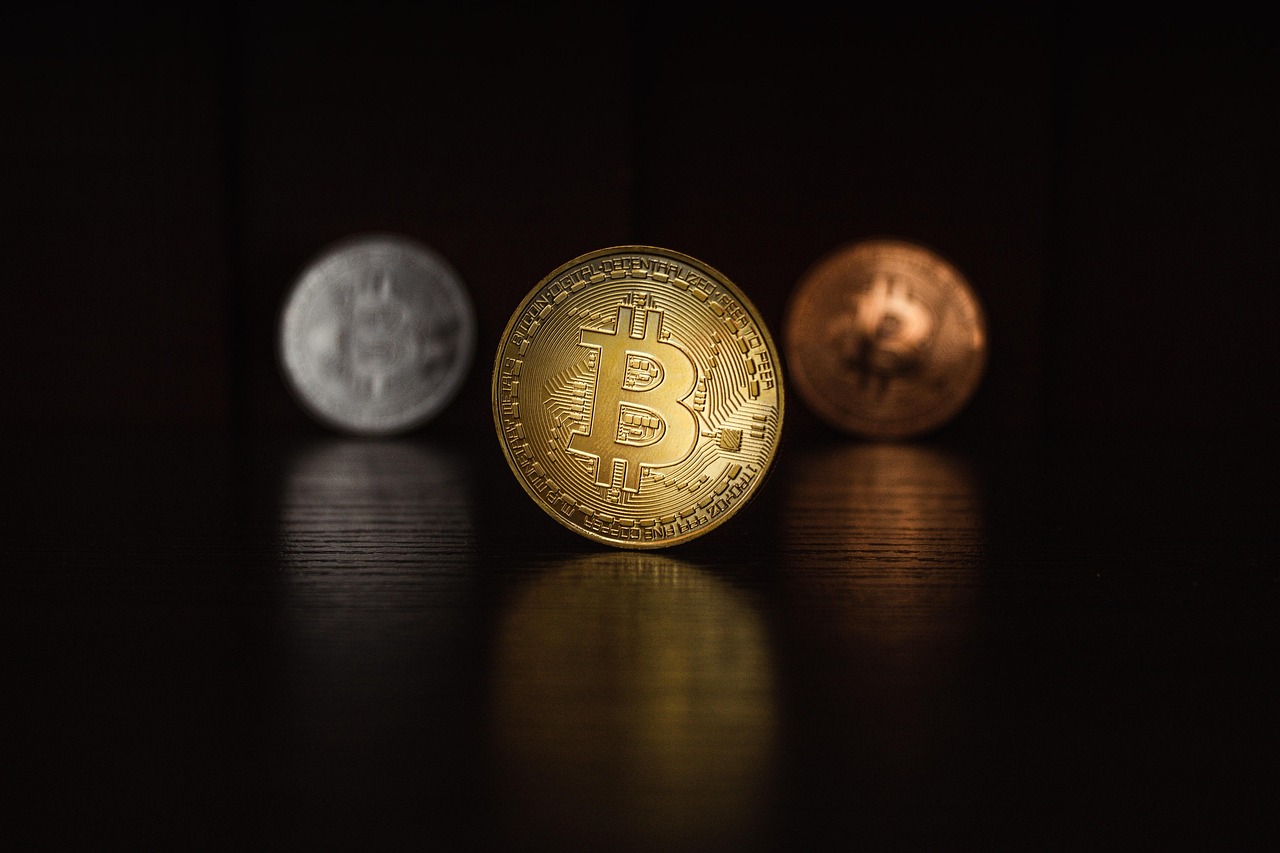 Pourquoi les cours des cryptomonnaies sont-ils si volatils ?